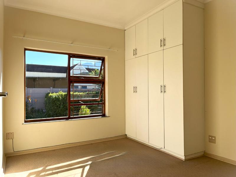 4 Bedroom Property for Sale in Heather Park Western Cape
